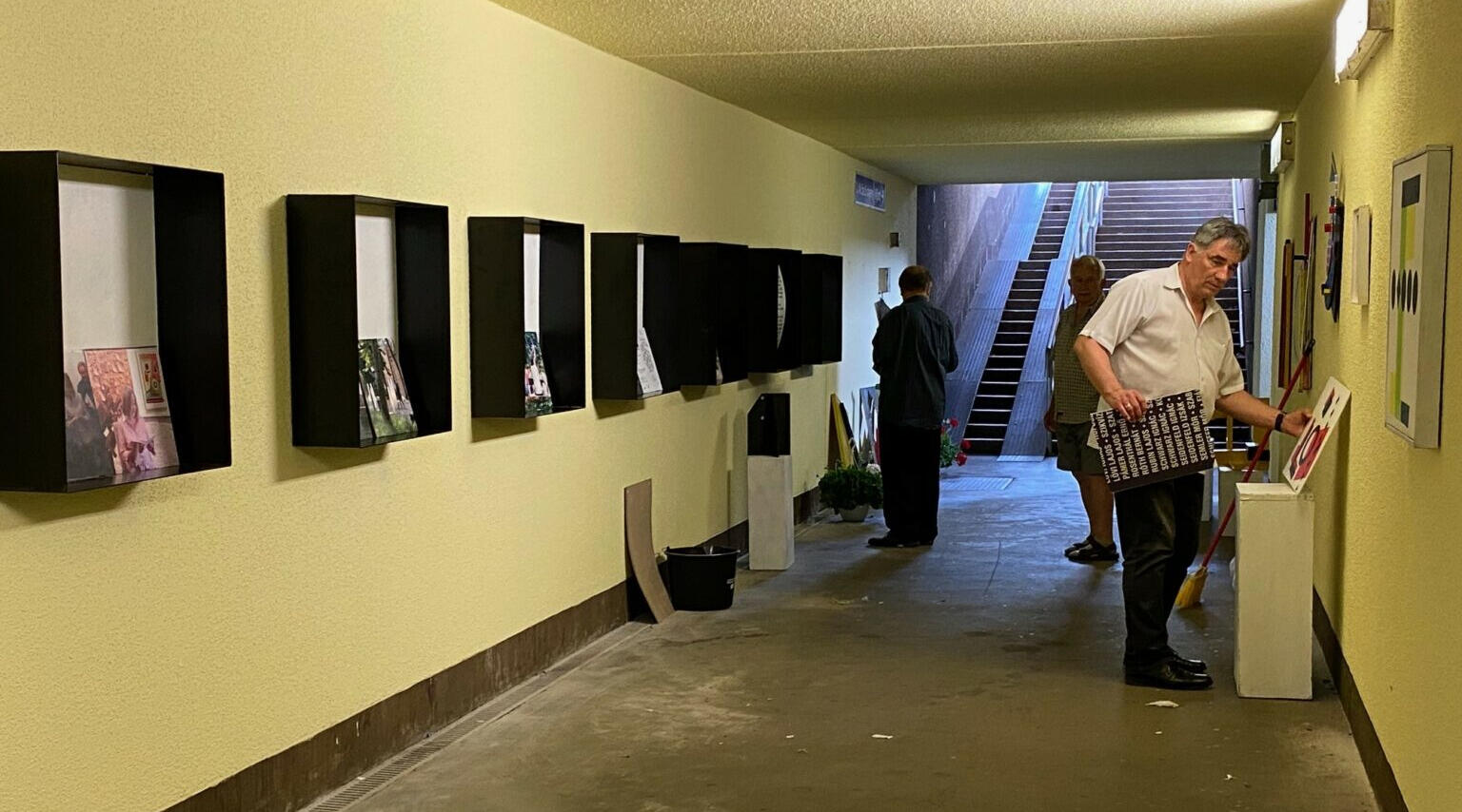 Pápai Médiacentrum - Galéria a sínek alatt